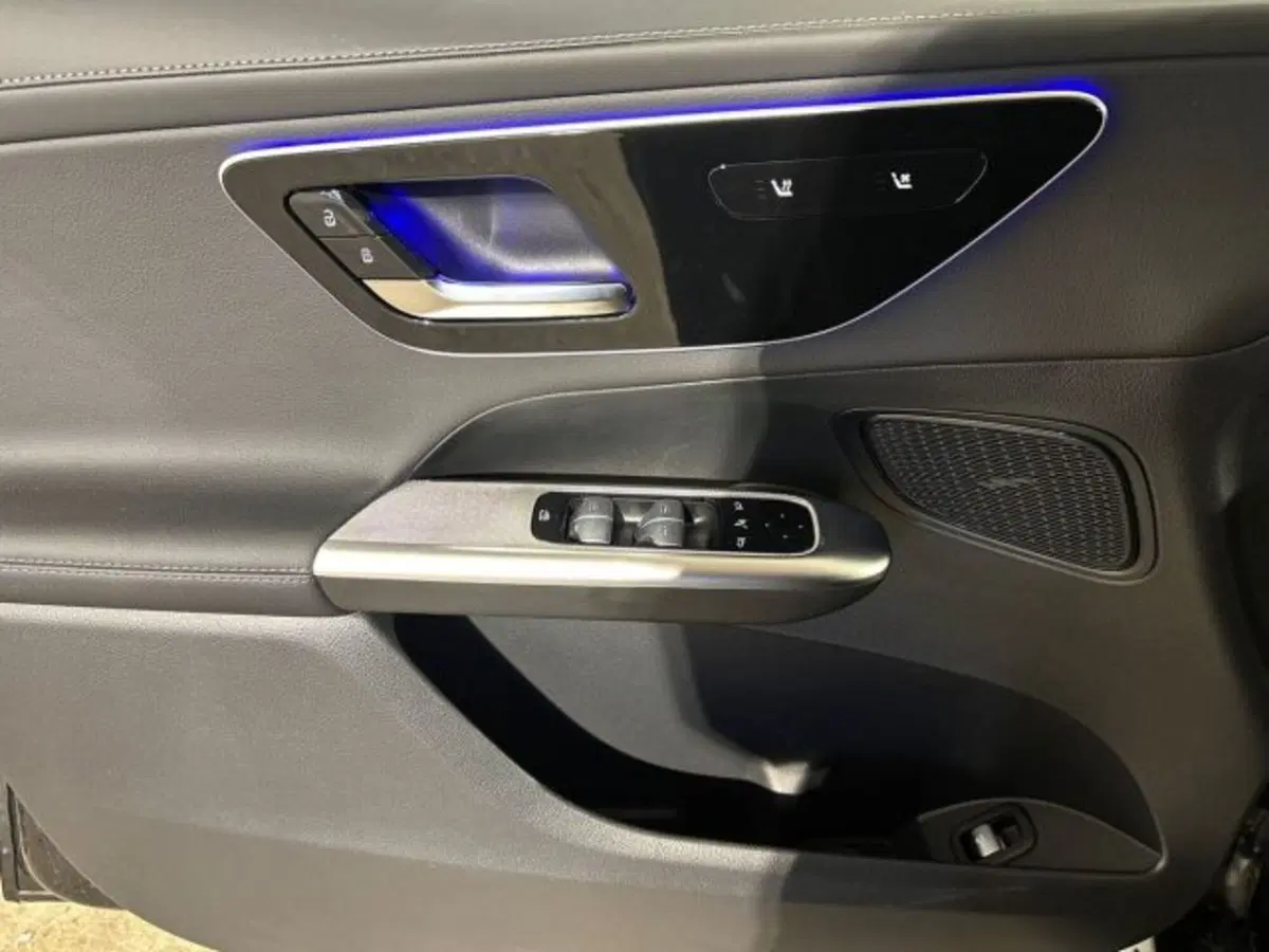 Mercedes-Benz GLC nuova a Bologna (10)