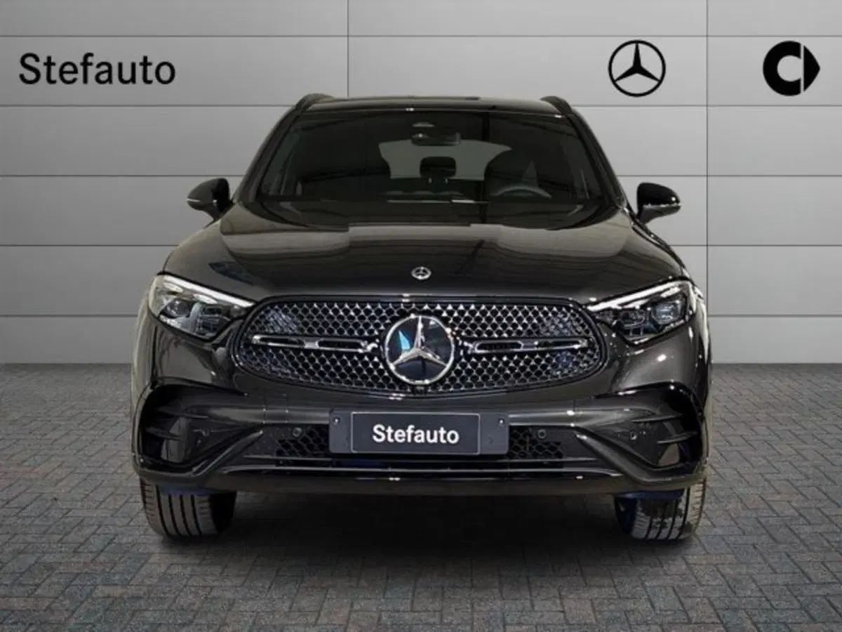 Mercedes-Benz GLC nuova a Bologna (4)