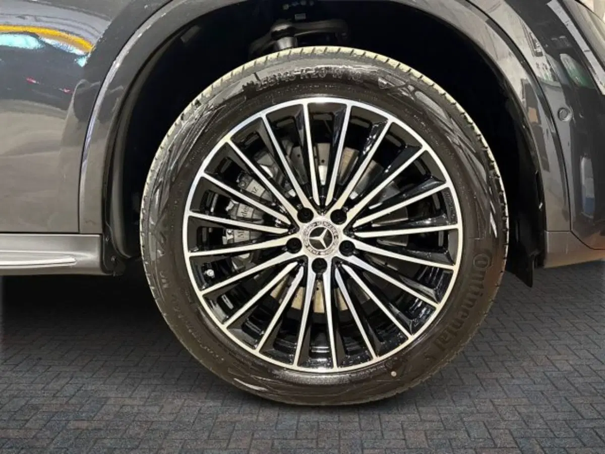 Mercedes-Benz GLC nuova a Bologna (8)