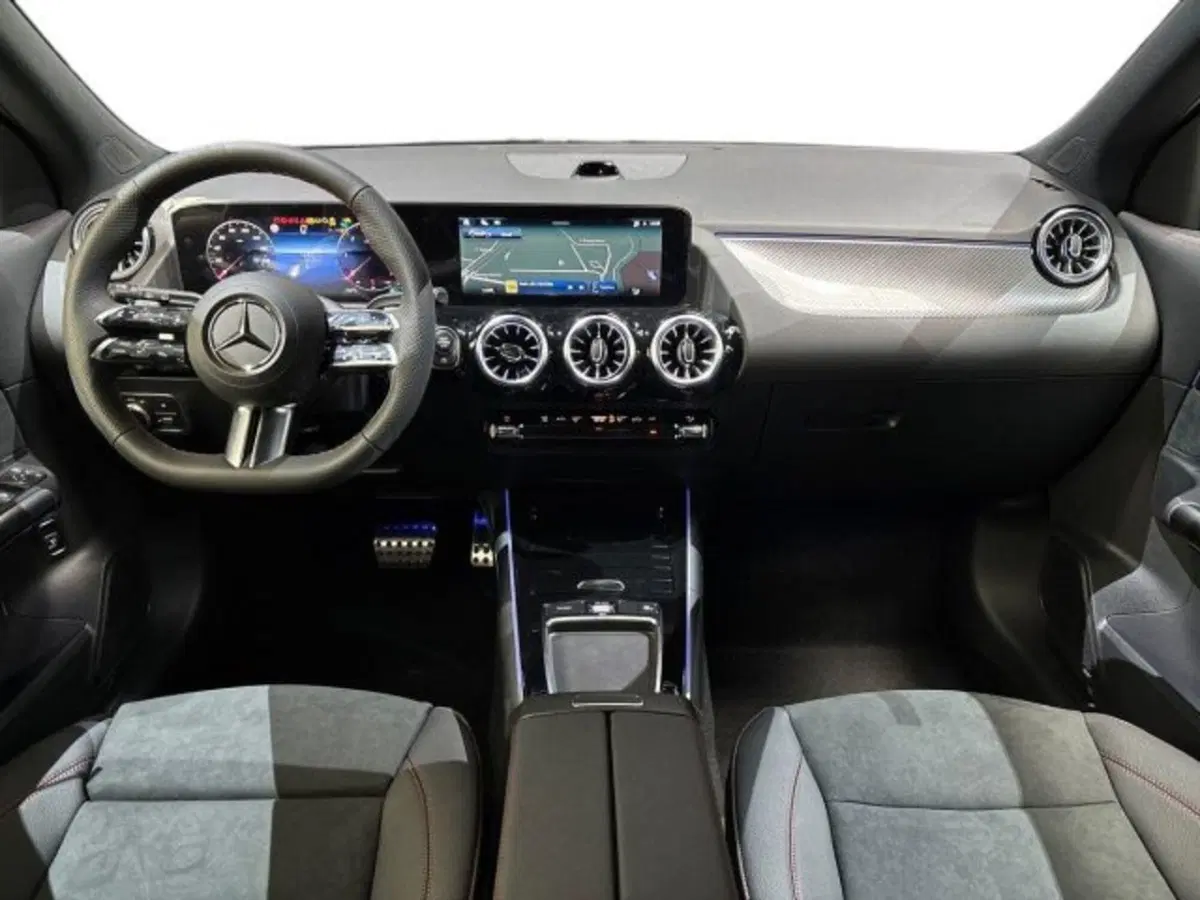 Mercedes-Benz GLA SUV nuova a Bologna (13)