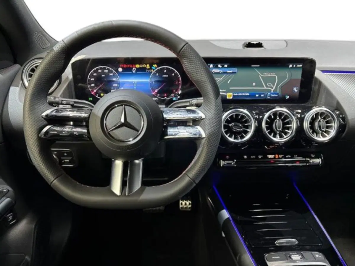 Mercedes-Benz GLA SUV nuova a Bologna (14)