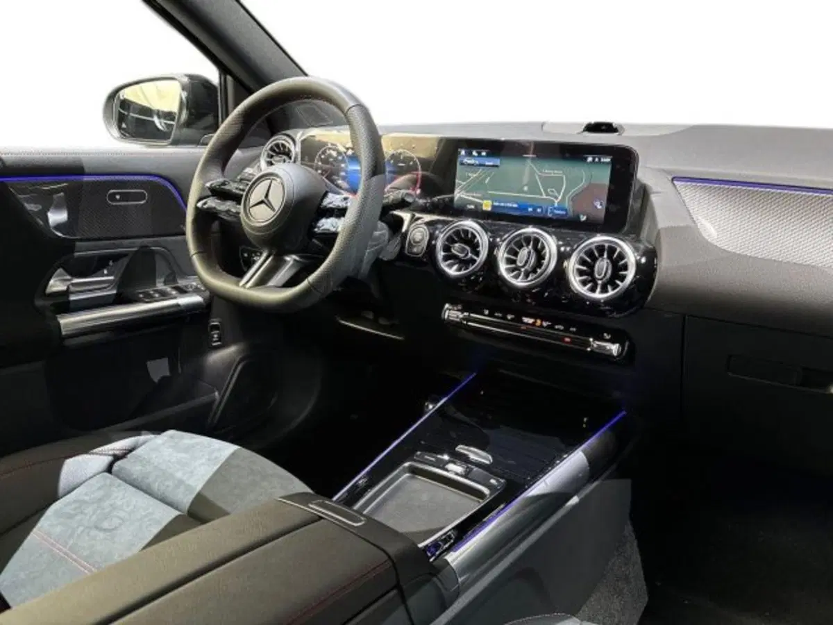 Mercedes-Benz GLA SUV nuova a Bologna (15)