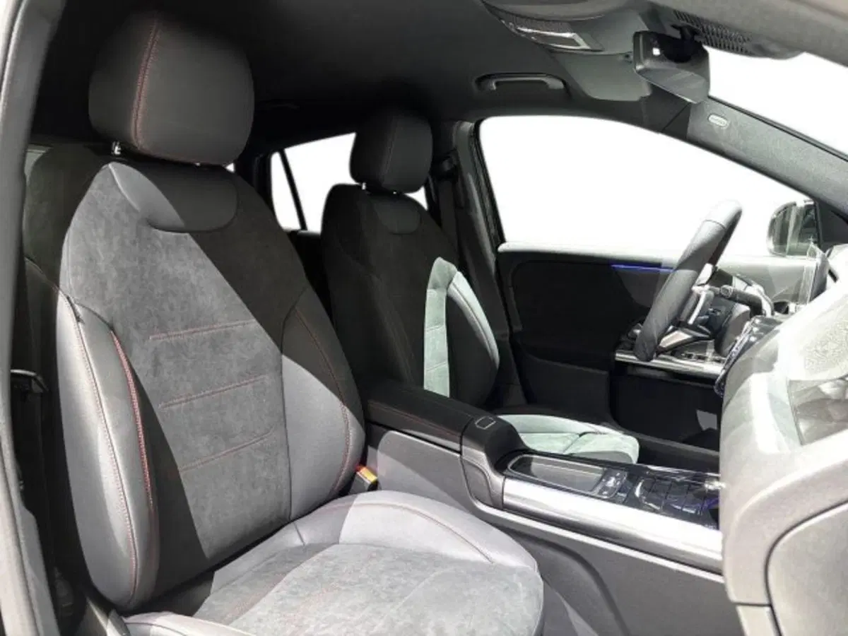 Mercedes-Benz GLA SUV nuova a Bologna (16)