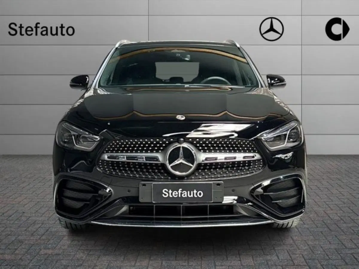 Mercedes-Benz GLA SUV nuova a Bologna (4)