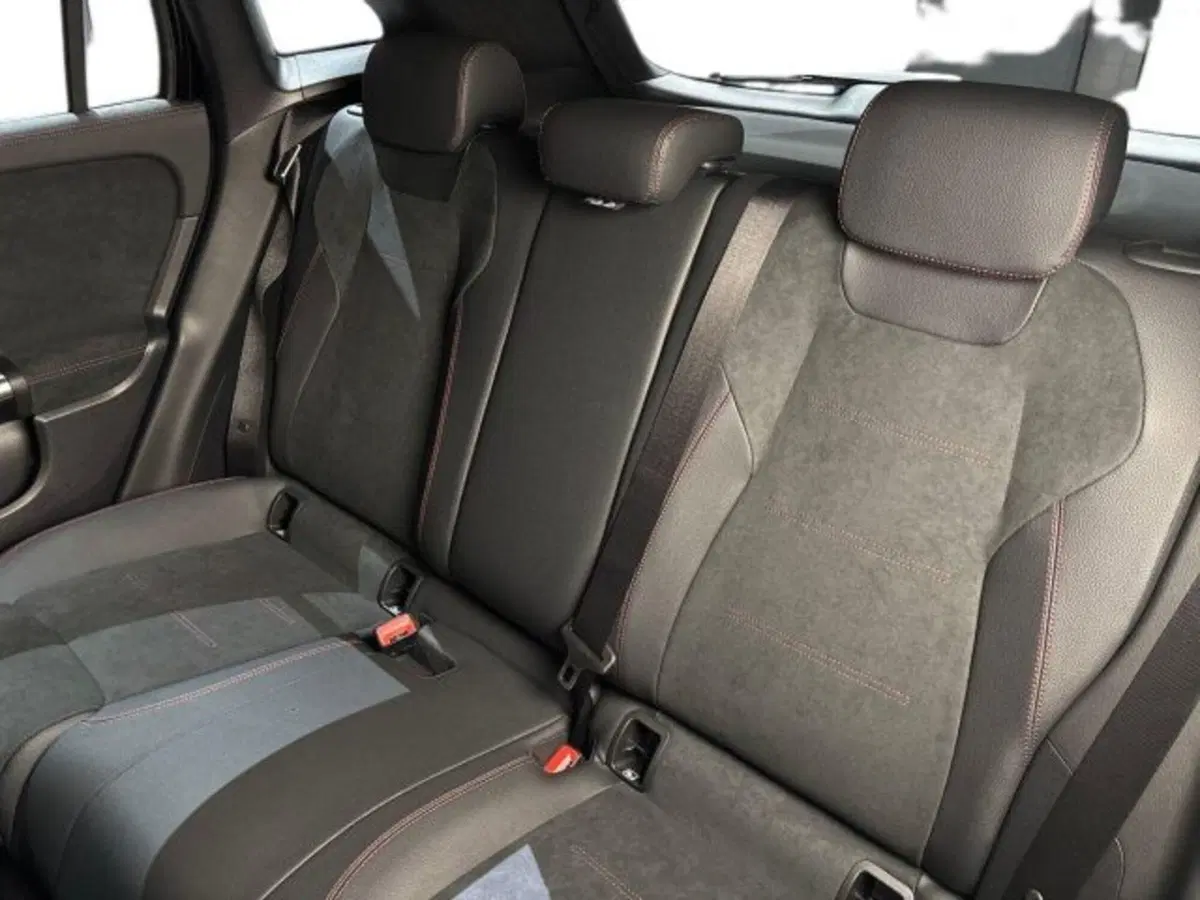 Mercedes-Benz GLA SUV nuova a Bologna (9)