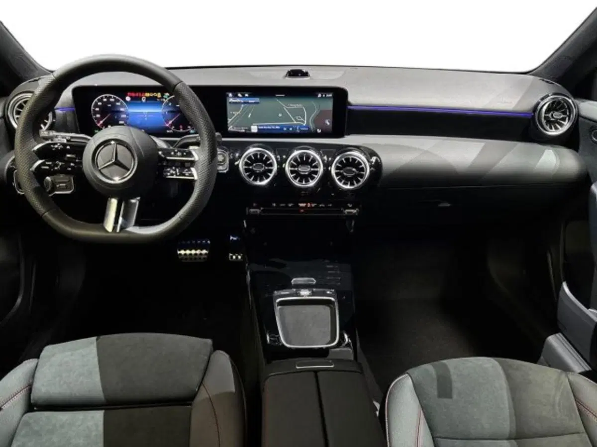 Mercedes-Benz Classe A nuova a Bologna (13)