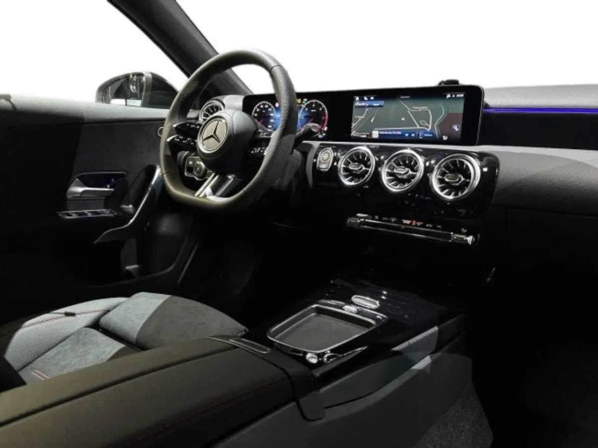 Mercedes-Benz Classe A nuova a Bologna (15)
