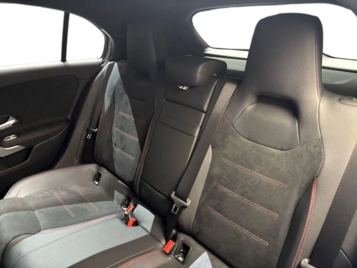 Mercedes-Benz Classe A nuova a Bologna (9)