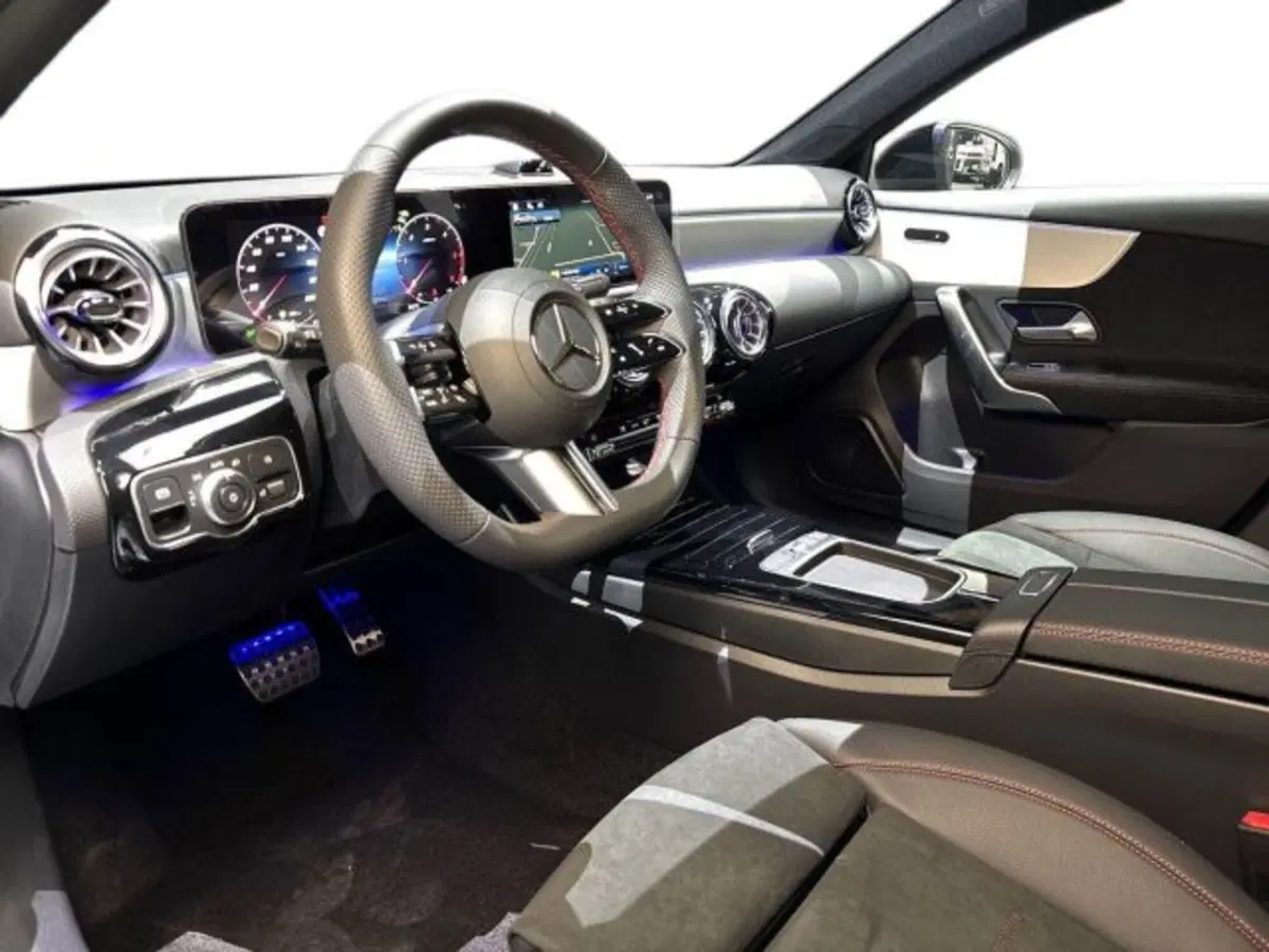 Mercedes-Benz Classe A nuova a Bologna (11)