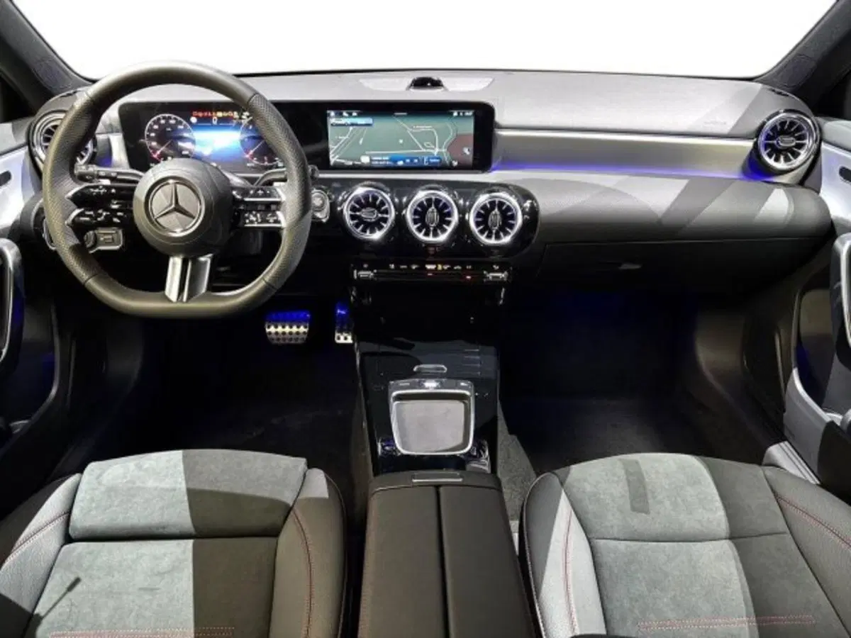 Mercedes-Benz Classe A nuova a Bologna (13)