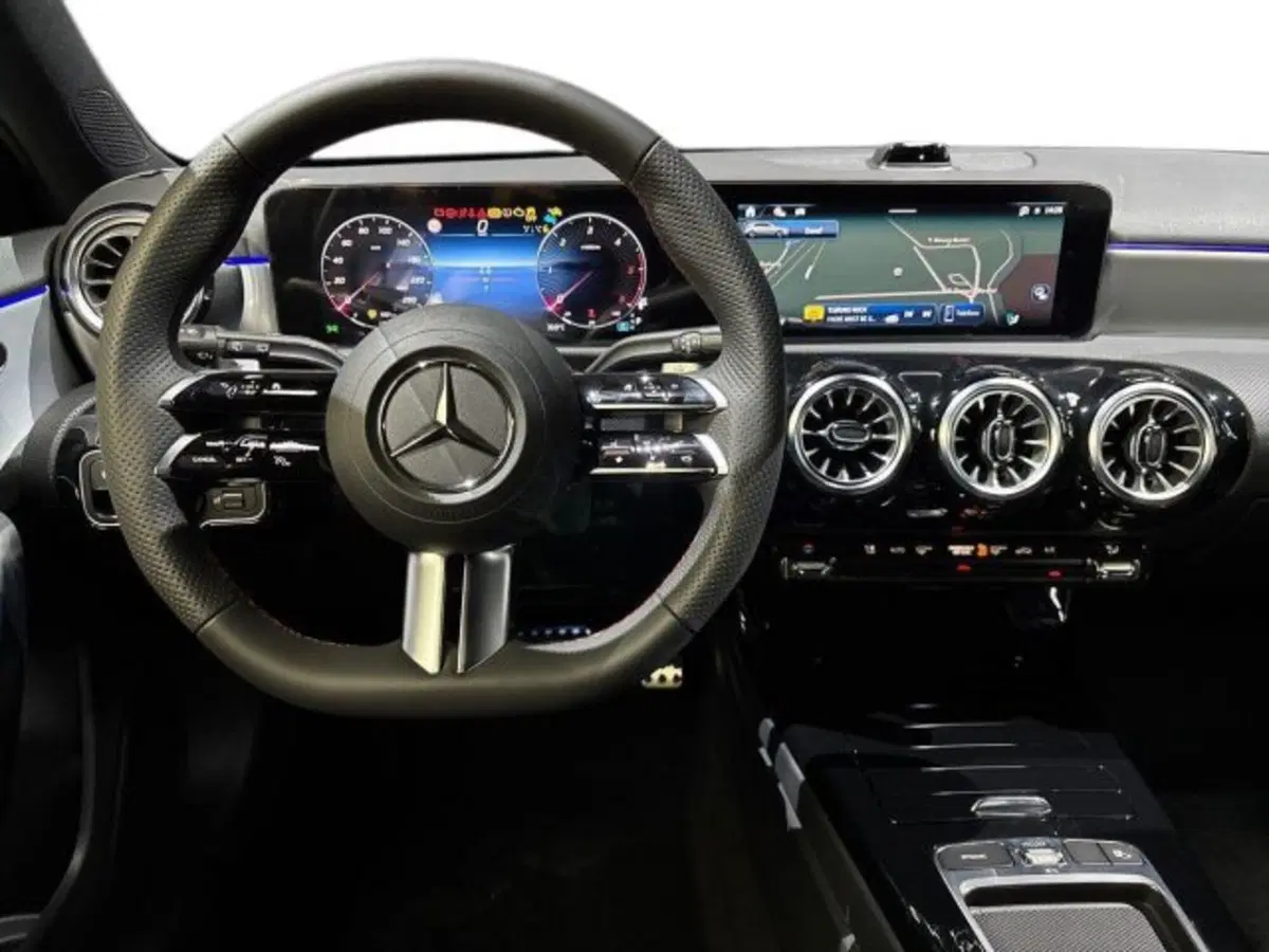 Mercedes-Benz Classe A nuova a Bologna (14)