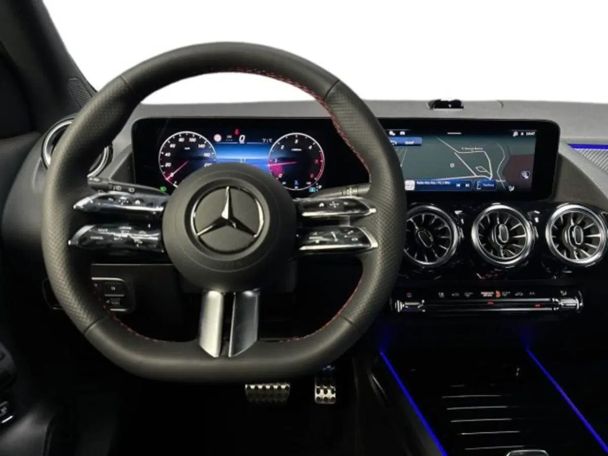 Mercedes-Benz GLA SUV nuova a Bologna (14)