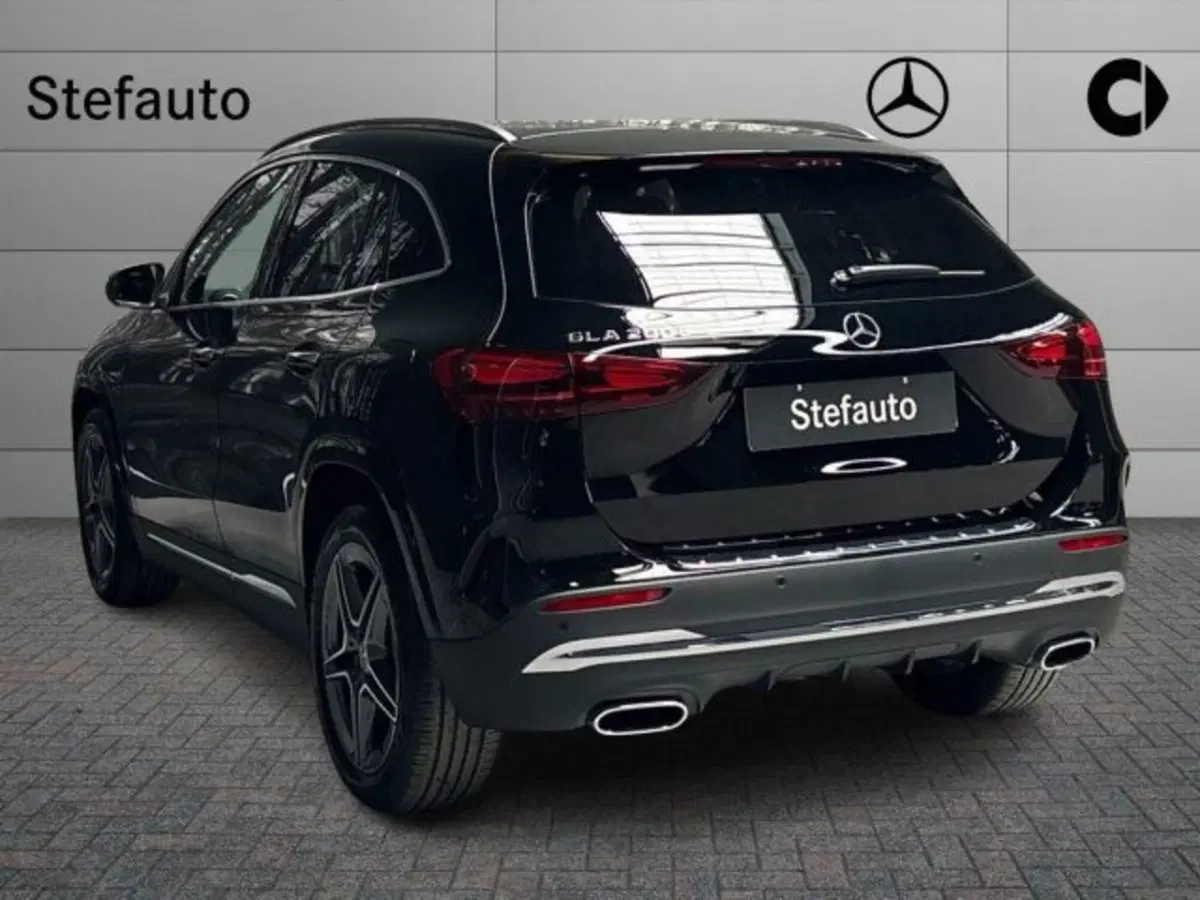 Mercedes-Benz GLA SUV nuova a Bologna (5)