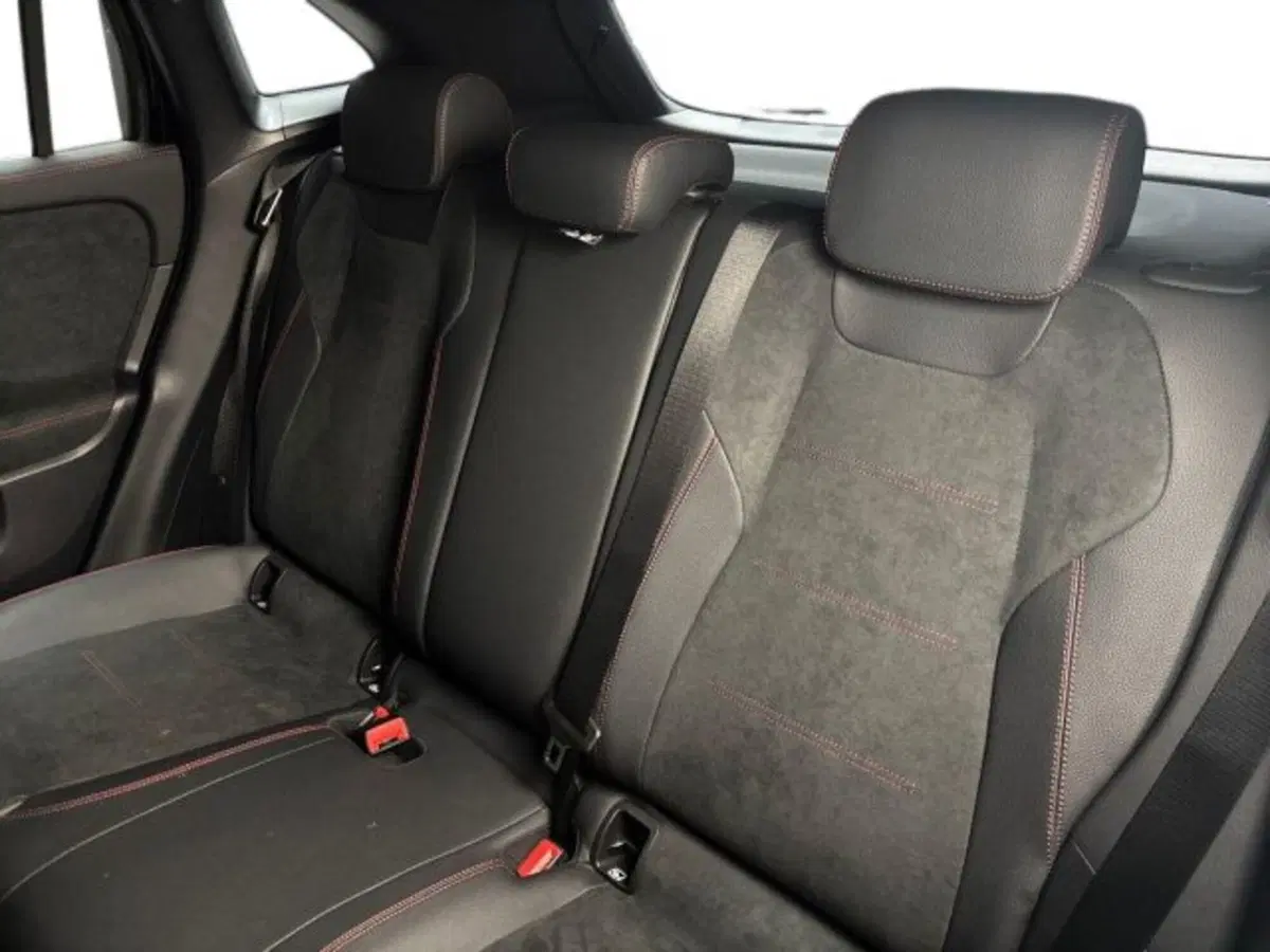 Mercedes-Benz GLA SUV nuova a Bologna (9)