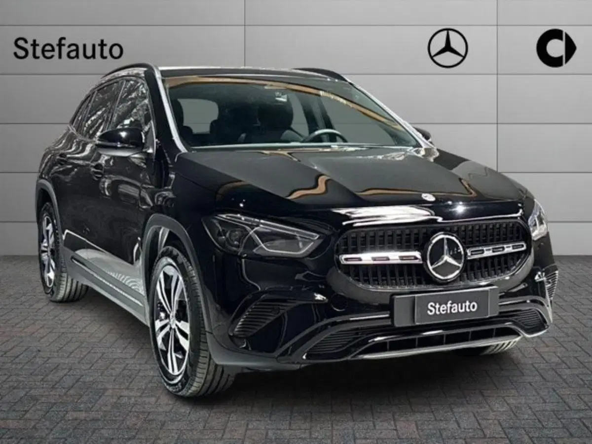 Mercedes-Benz GLA SUV nuova a Bologna