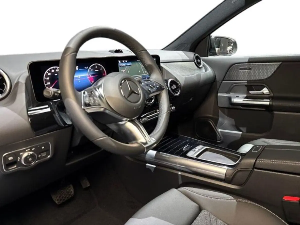 Mercedes-Benz GLA SUV nuova a Bologna (11)