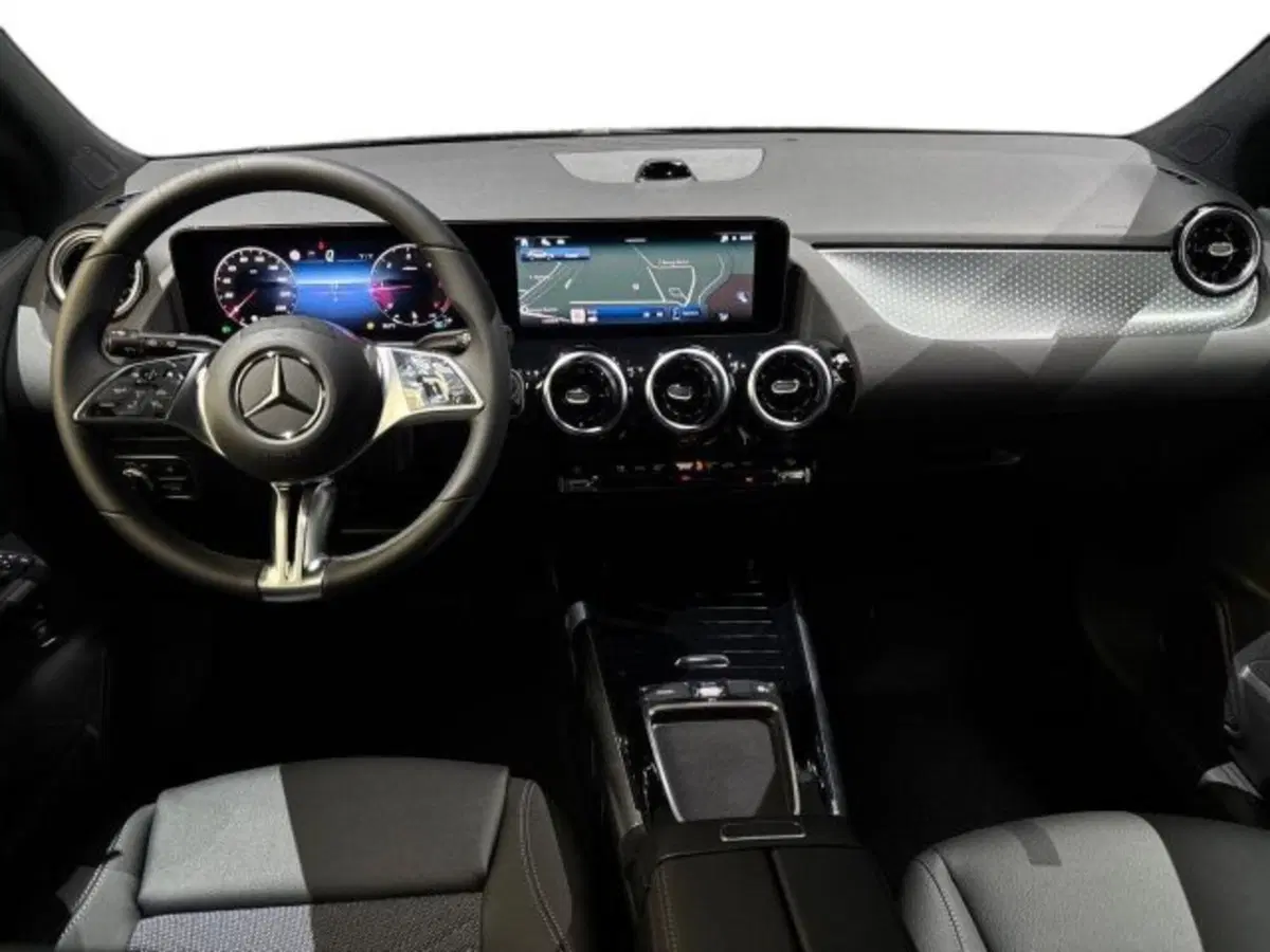 Mercedes-Benz GLA SUV nuova a Bologna (13)