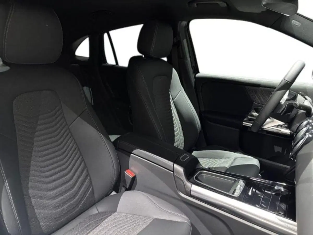 Mercedes-Benz GLA SUV nuova a Bologna (16)