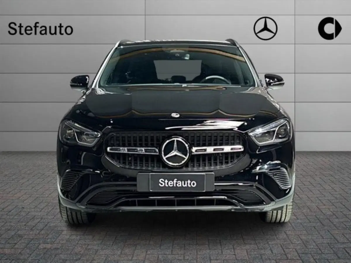 Mercedes-Benz GLA SUV nuova a Bologna (4)