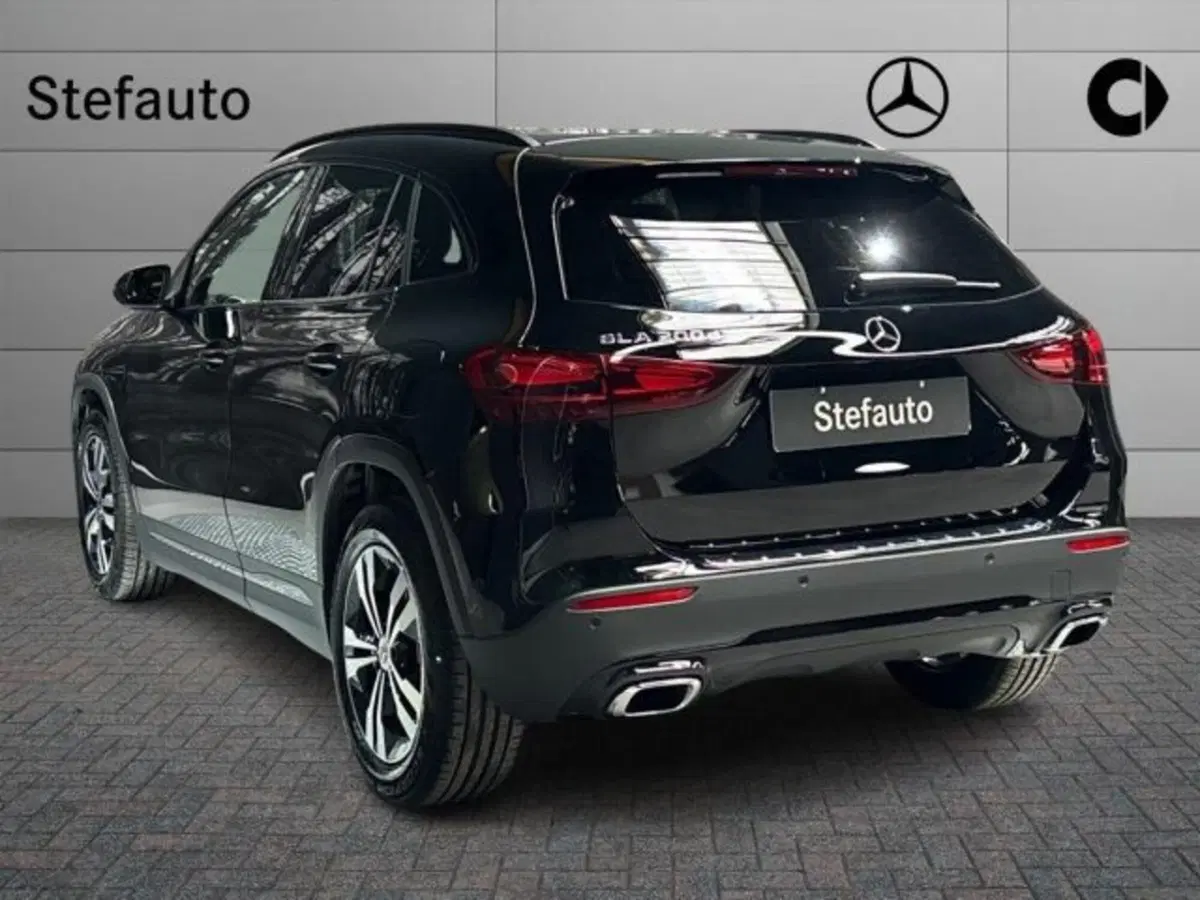 Mercedes-Benz GLA SUV nuova a Bologna (5)