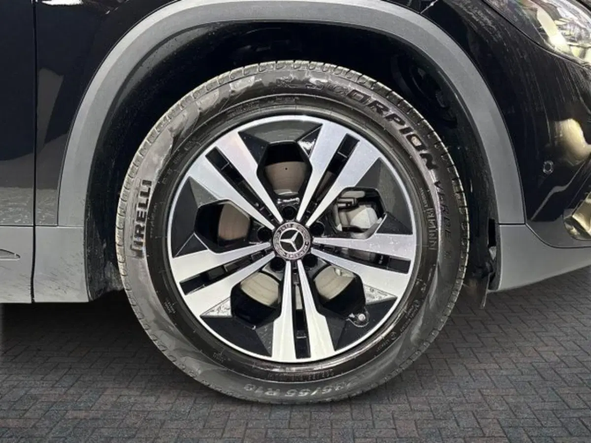 Mercedes-Benz GLA SUV nuova a Bologna (8)