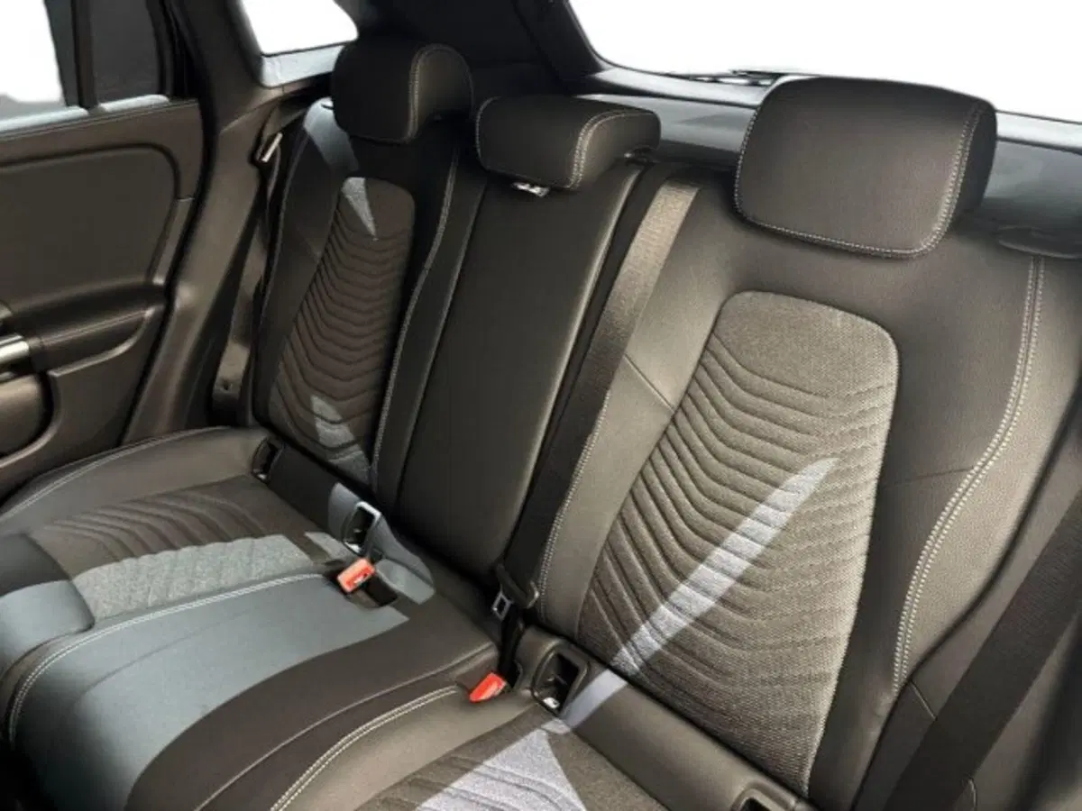 Mercedes-Benz GLA SUV nuova a Bologna (9)