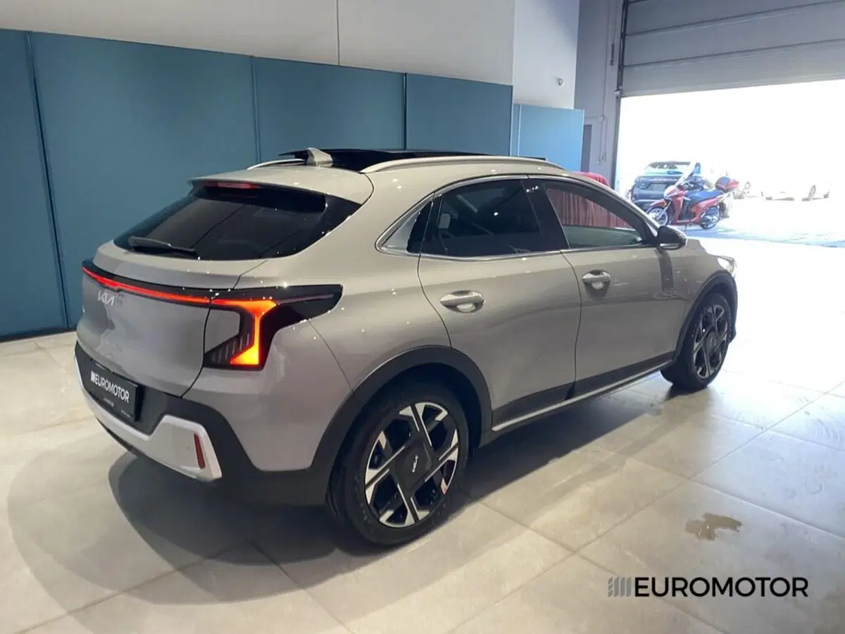 Kia XCeed nuova a Bari (11)