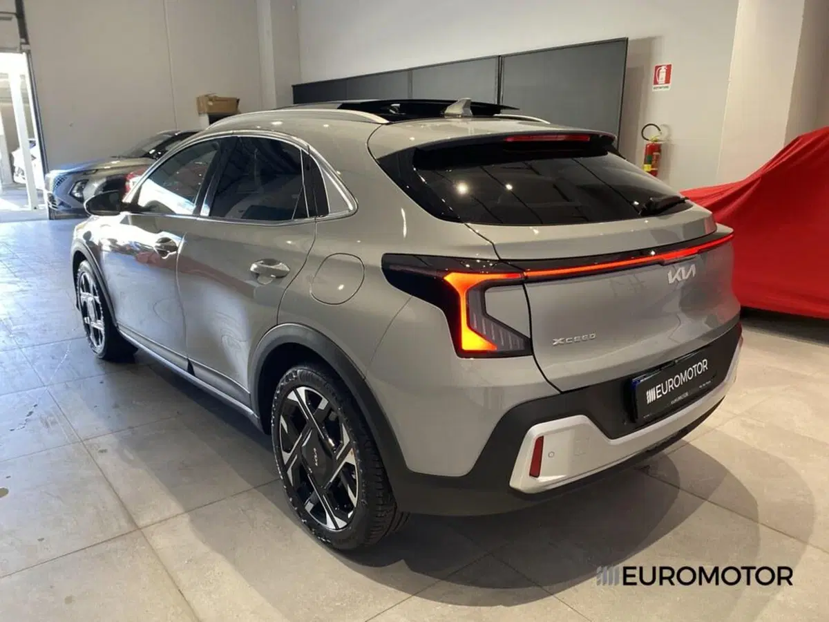 Kia XCeed nuova a Bari (13)