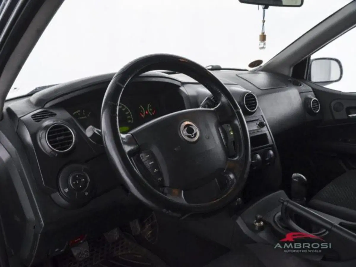 Ssangyong Actyon usata a Perugia (8)