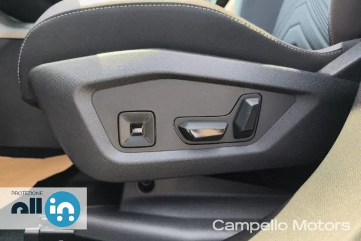 Jeep Compass nuova a Venezia (20)