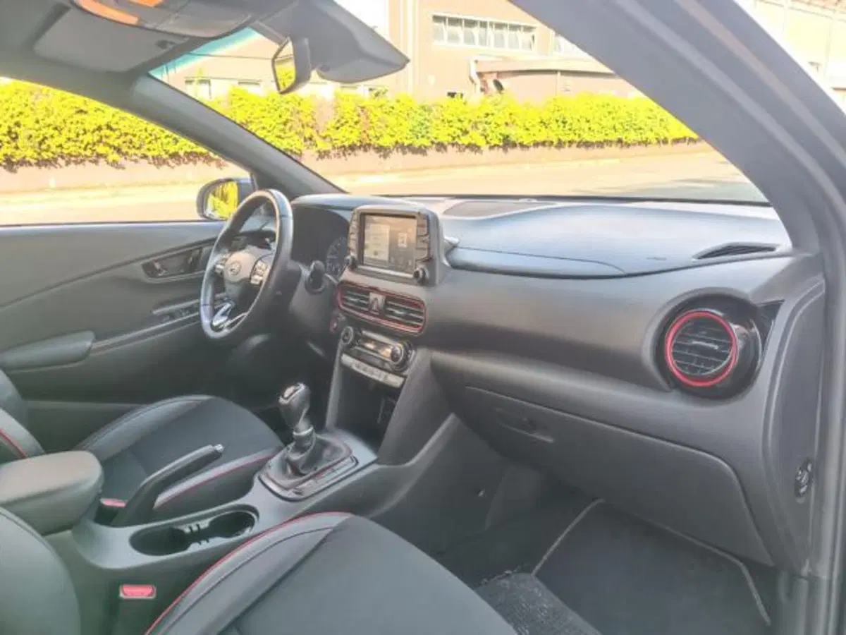 Hyundai Kona usata a Pisa (13)