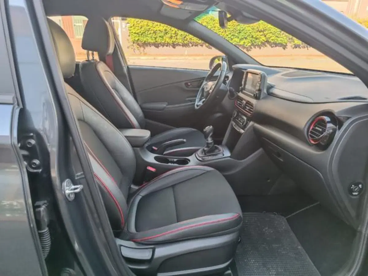 Hyundai Kona usata a Pisa (14)