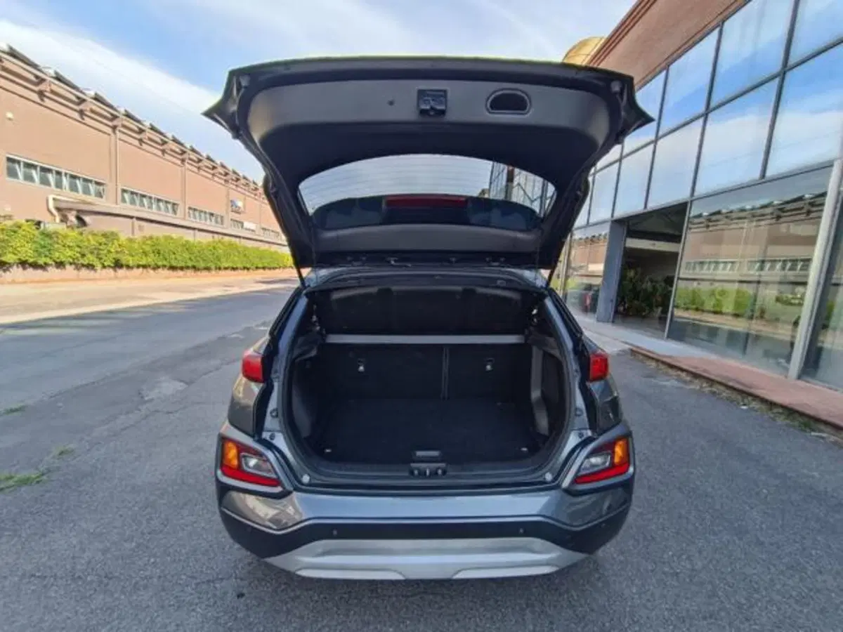 Hyundai Kona usata a Pisa (18)