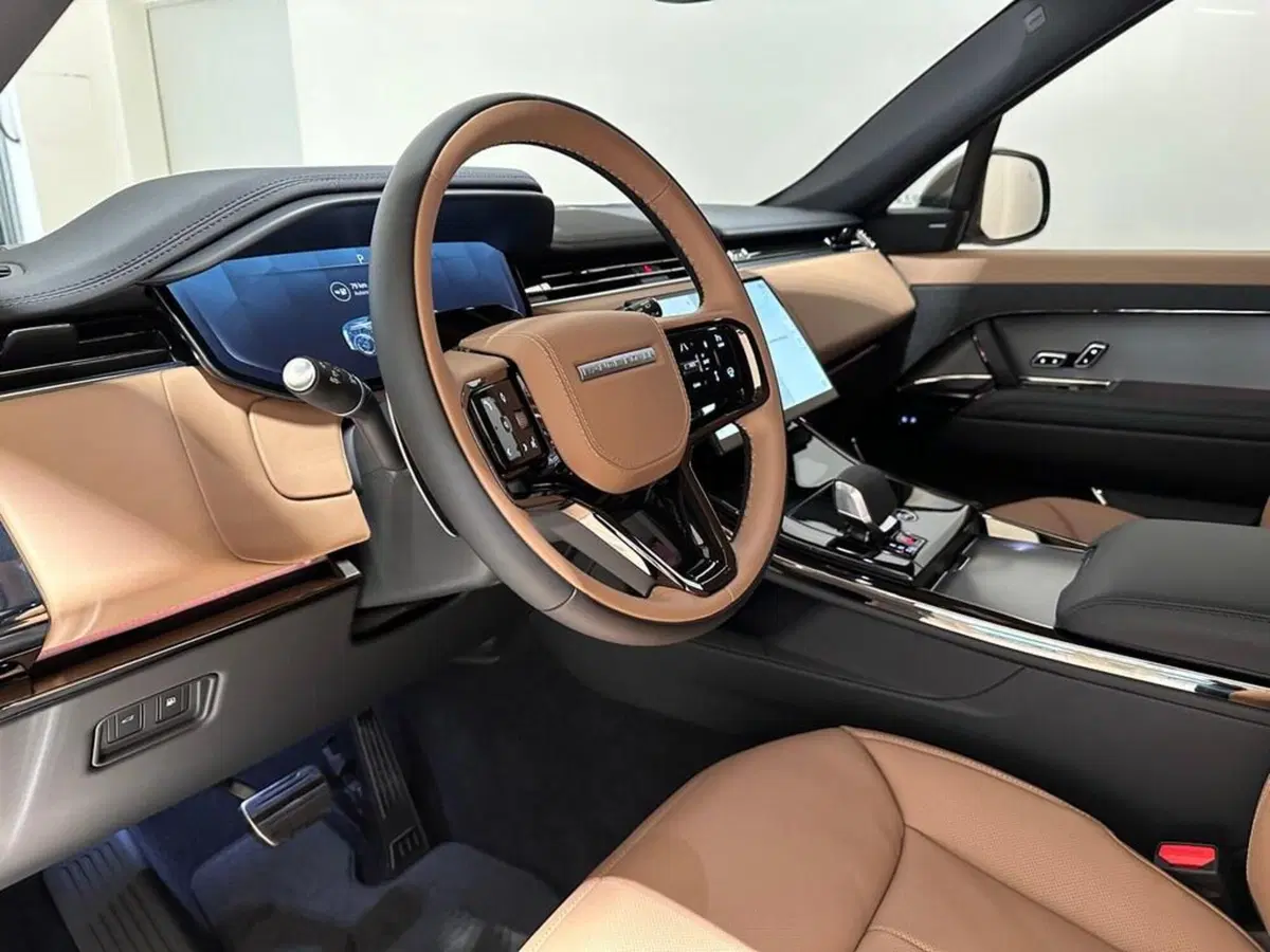 Land Rover Range Rover Sport nuova a Varese (10)