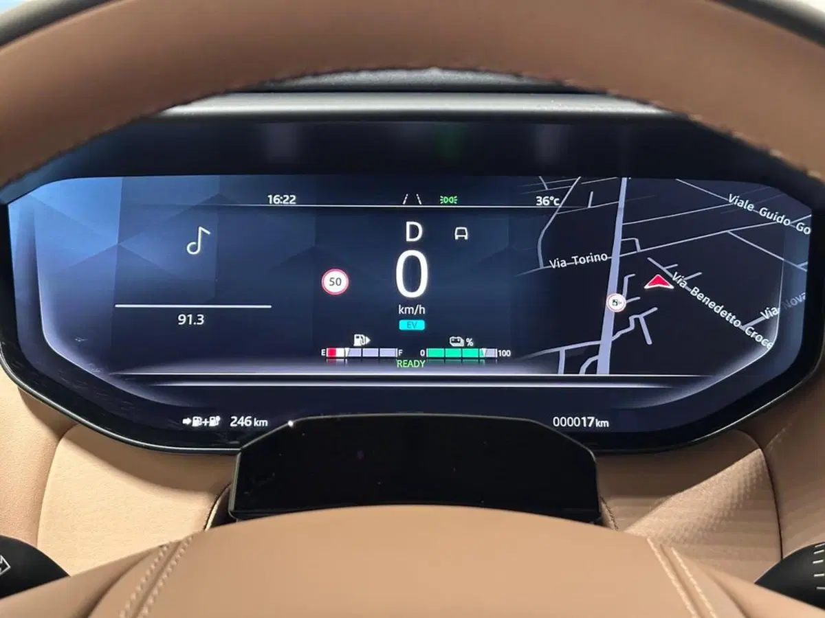 Land Rover Range Rover Sport nuova a Varese (11)