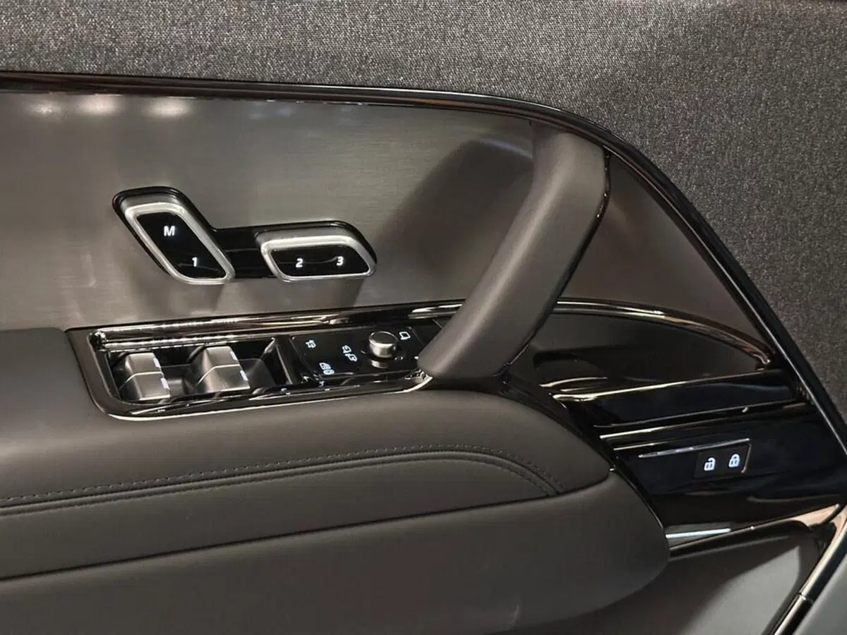 Land Rover Range Rover Sport nuova a Varese (14)