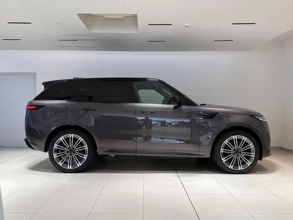 Land Rover Range Rover Sport nuova a Varese (5)