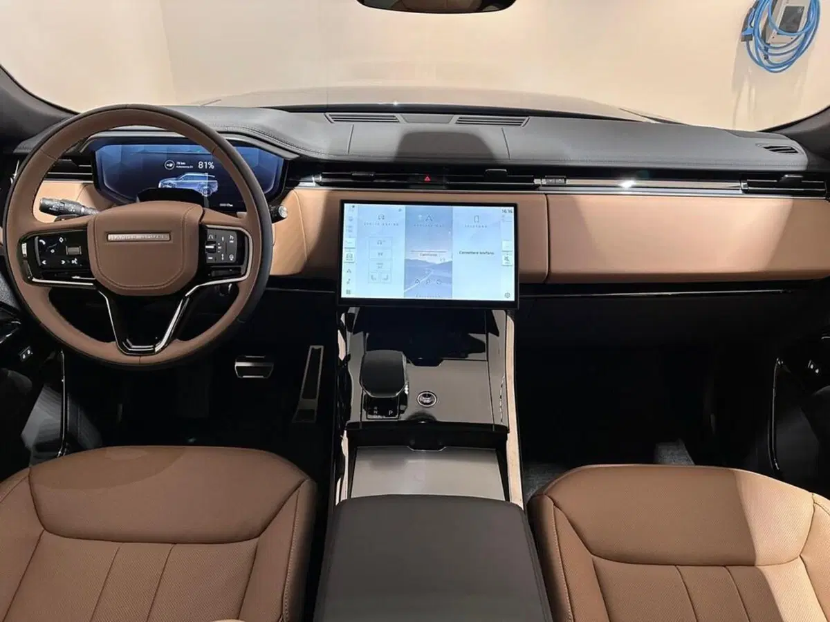 Land Rover Range Rover Sport nuova a Varese (6)