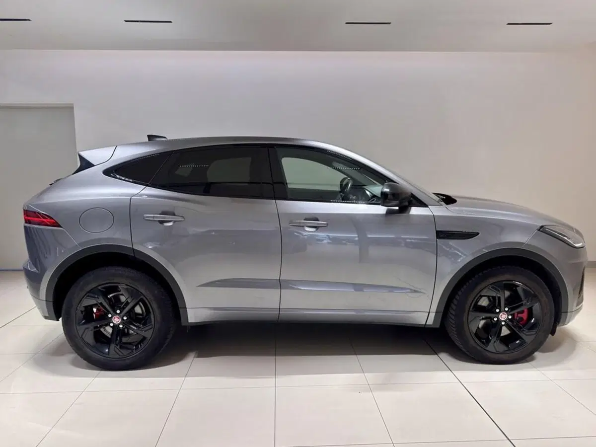Jaguar E-Pace usata a Varese (6)