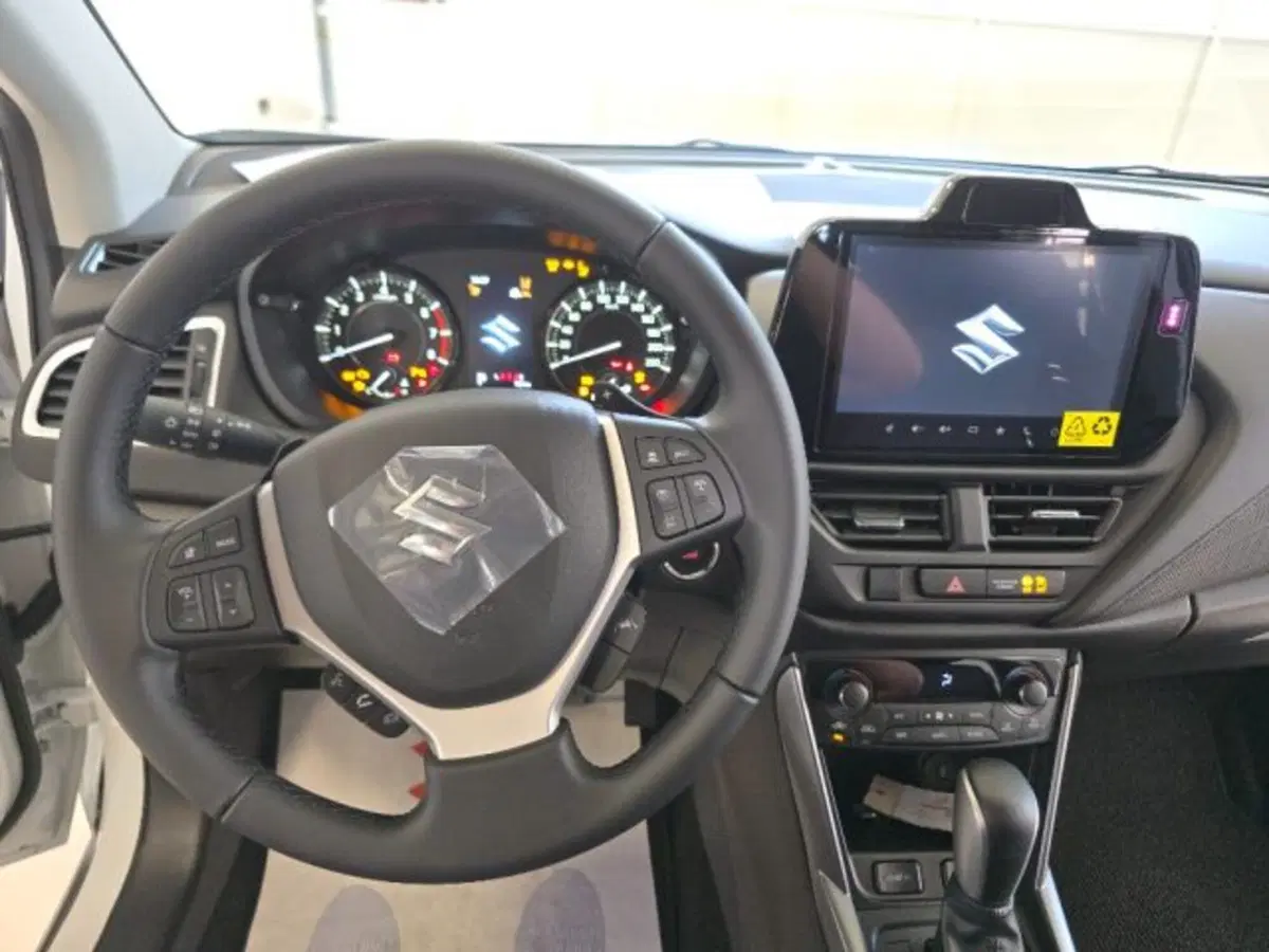 Suzuki S-Cross nuova a Reggio Emilia (8)