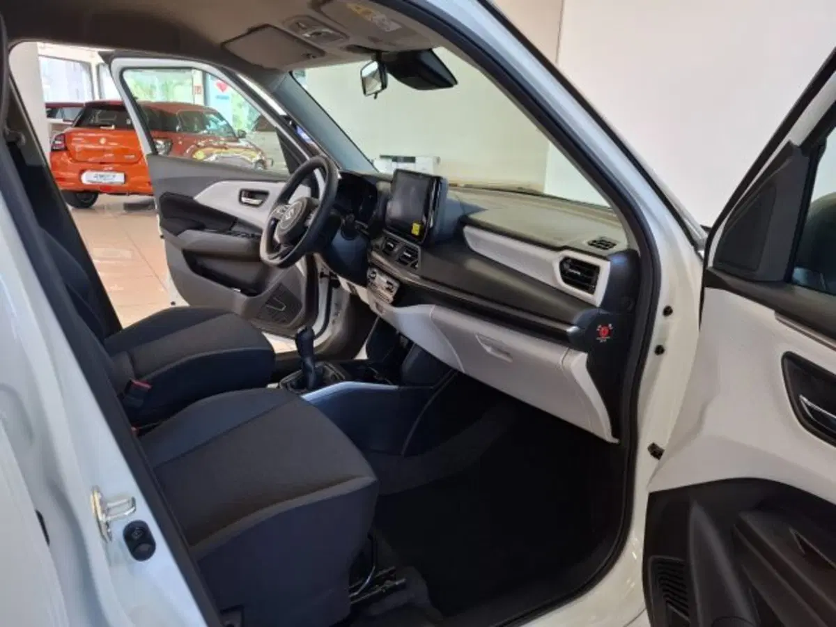 Suzuki Swift nuova a Reggio Emilia (16)