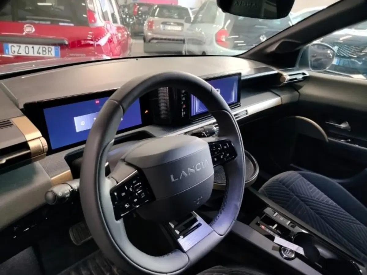 Lancia Ypsilon usata a Forlì-Cesena (20)