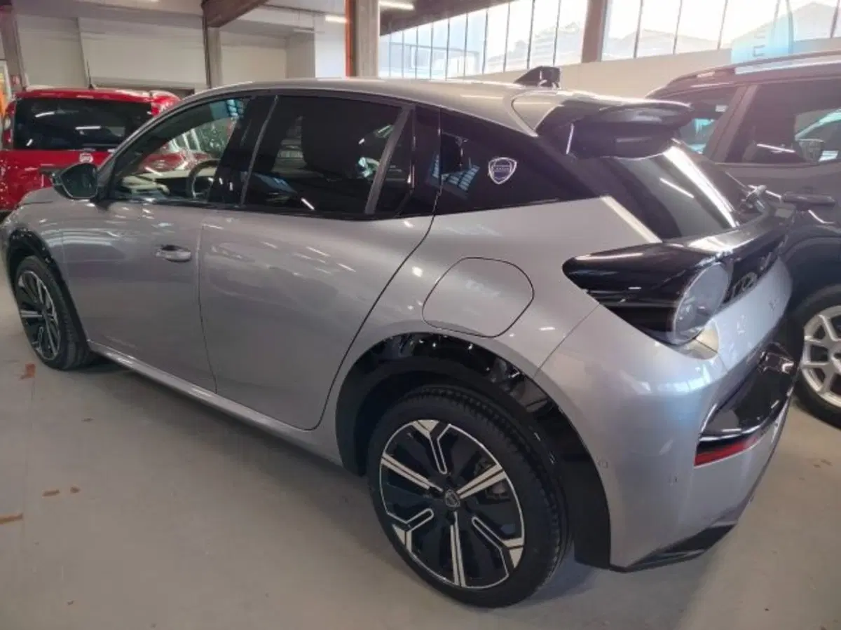 Lancia Ypsilon usata a Forlì-Cesena (7)