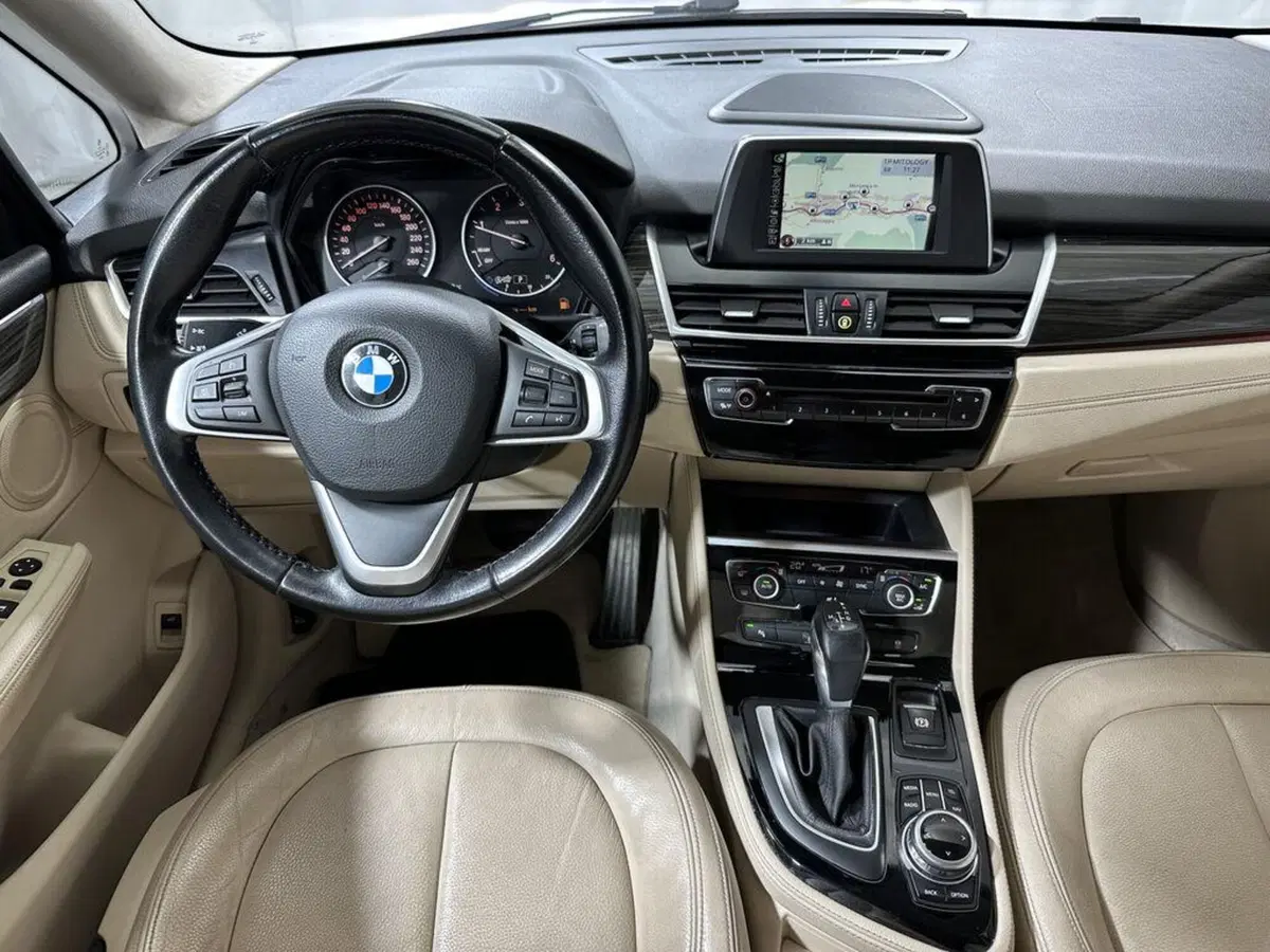 BMW Serie 2 Active Tourer usata a Sondrio (13)