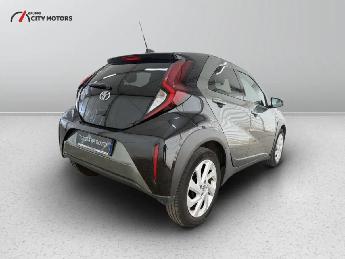 Toyota Aygo X usata a Monza e Brianza (7)
