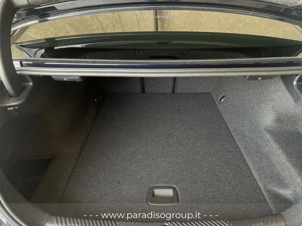 BMW i5 Touring usata a Catanzaro (11)