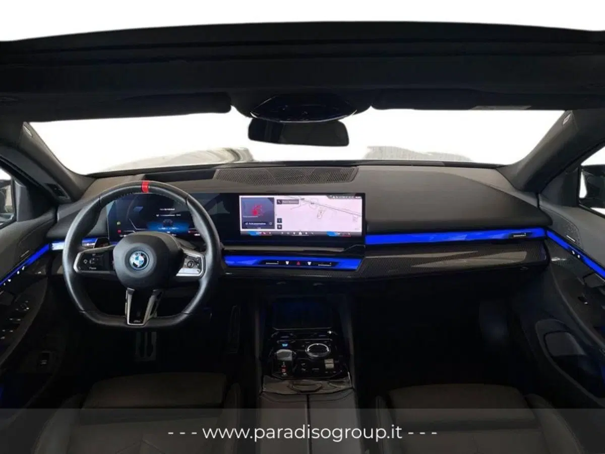 BMW i5 Touring usata a Catanzaro (13)