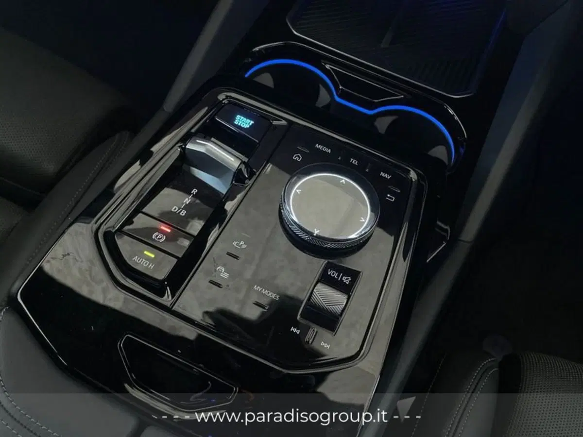 BMW i5 Touring usata a Catanzaro (18)