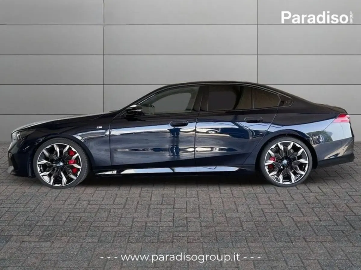 BMW i5 Touring usata a Catanzaro (6)