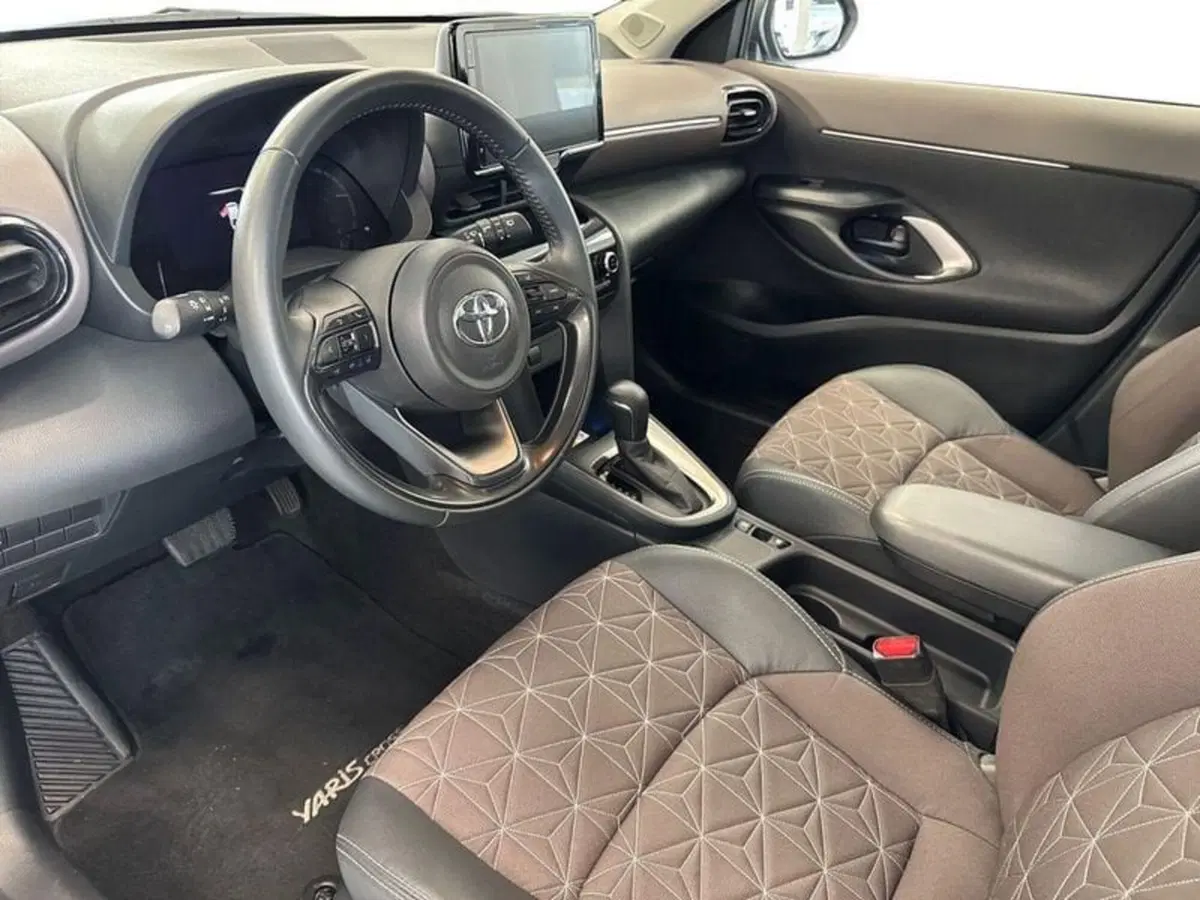 Toyota Yaris Cross usata a Prato (10)